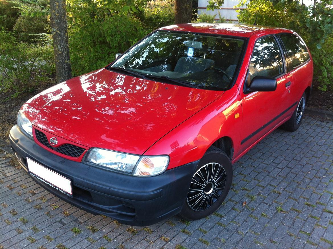 Nissan Almera 1.4i nordic HB billede 1