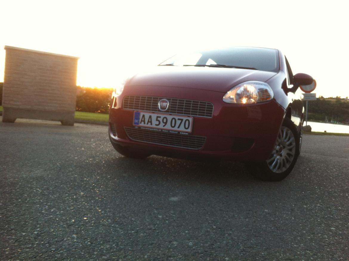 Fiat Grande Punto 1,4 16V Dynamic "TOTALSKADET" billede 17