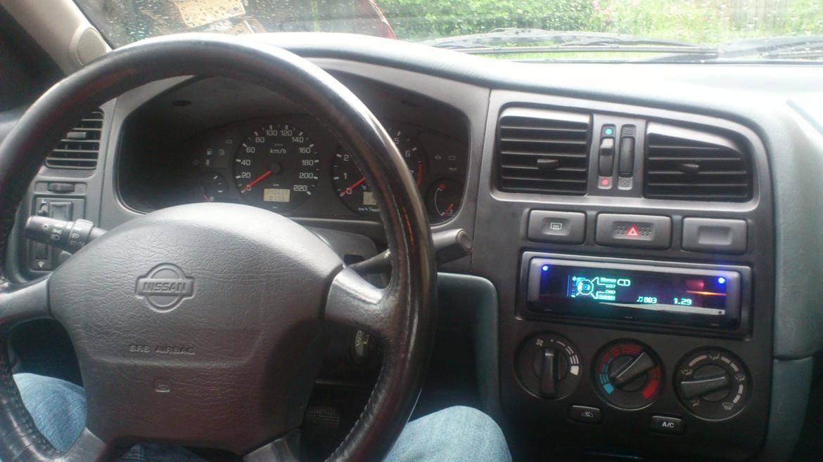 Nissan primera 2.0 16V SE - nyt uden det gammel træ look og nu cd afspiller billede 16