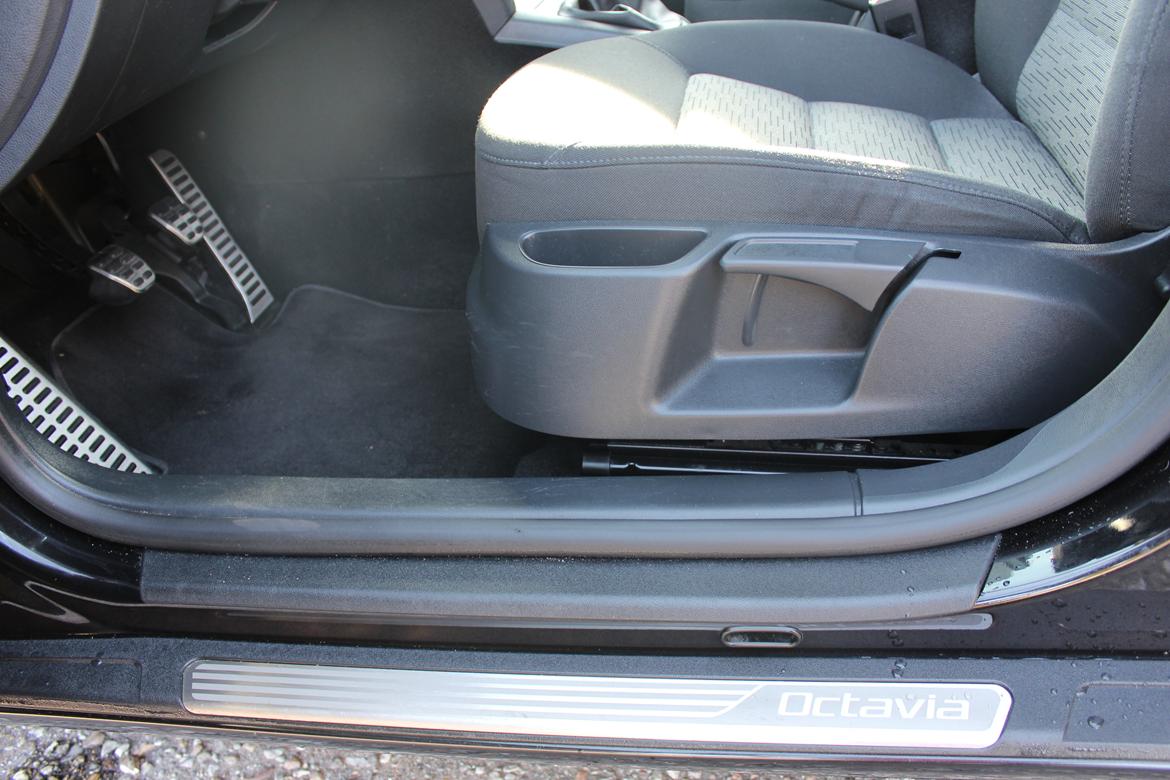 Skoda Octavia GreenLine - Indstigningslister med Octavia logo billede 18