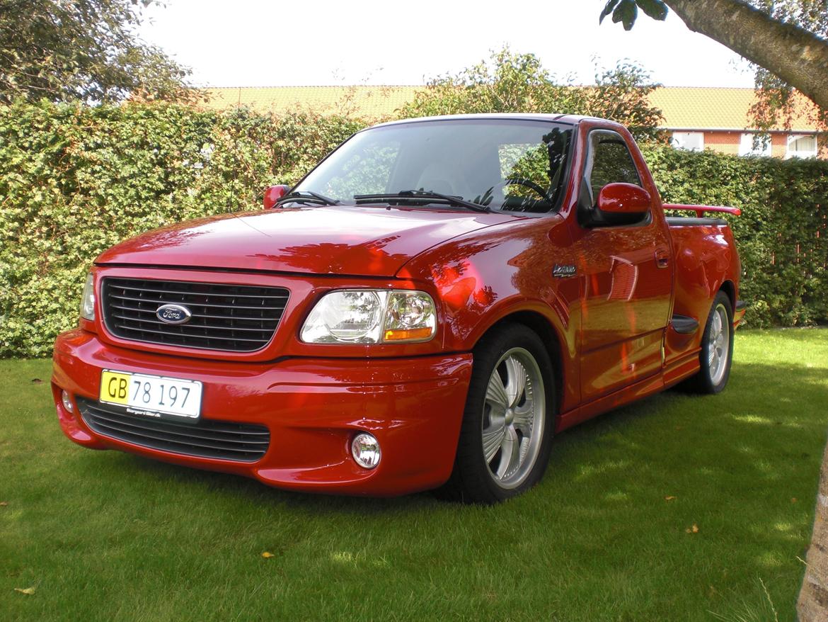 Ford F150 SVT RED LIGHTNING billede 1