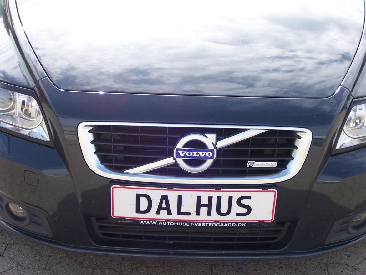 Volvo v50 Classic SOLGT - R-Design grill med det nye logo billede 15