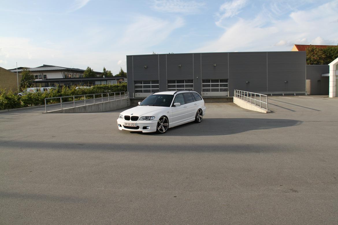 BMW 330d touring billede 6