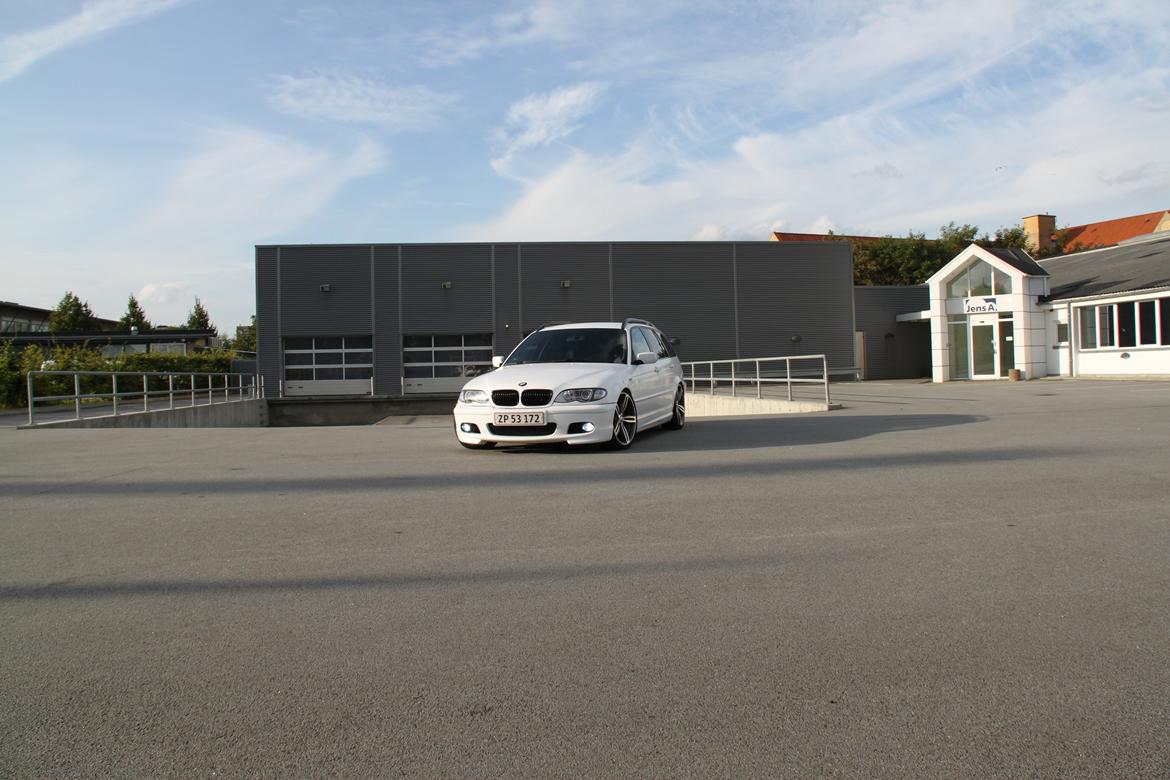 BMW 330d touring billede 7