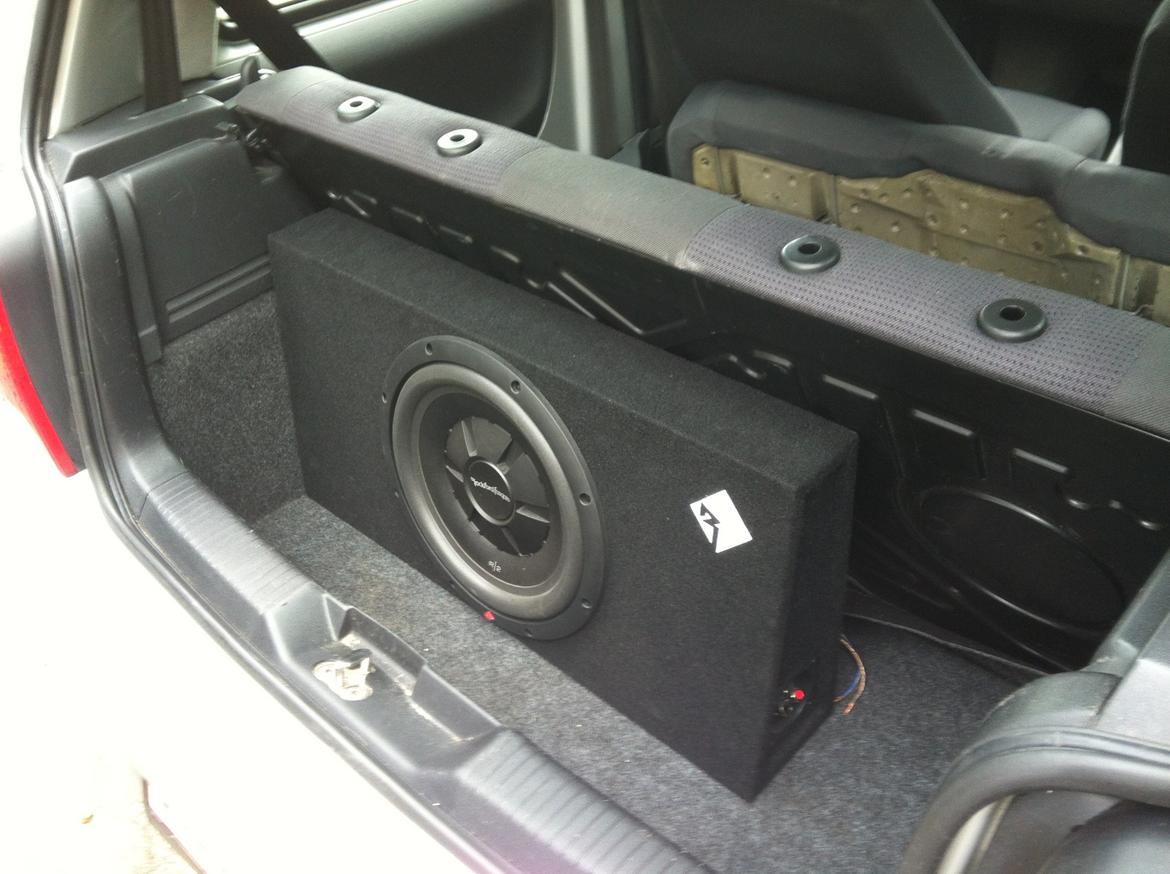 VW lupo 3L - 12" spiller sku godt i den lille bil ;) billede 9