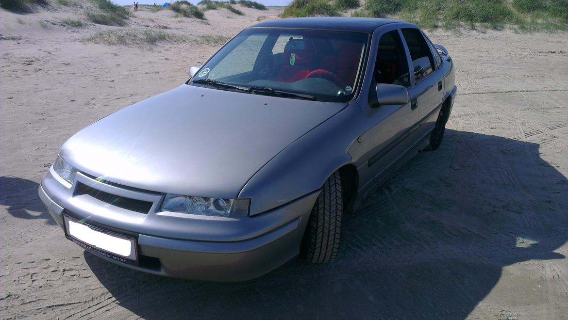 Opel Vectra a (Calectra) Skrottet billede 1