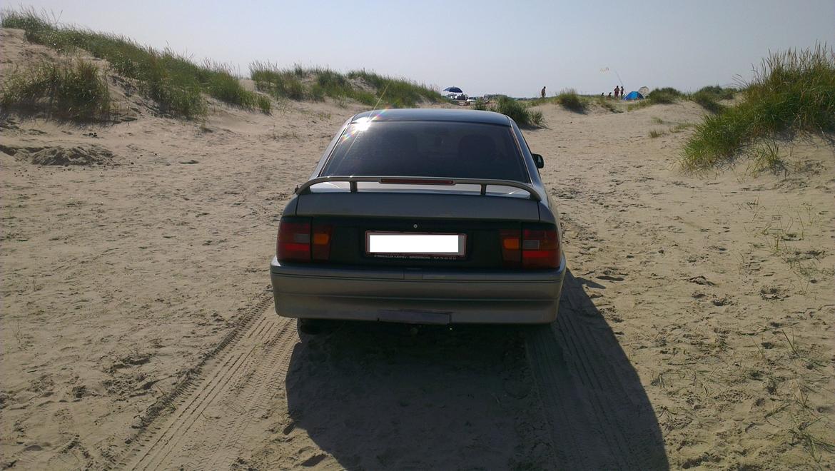 Opel Vectra a (Calectra) Skrottet billede 6