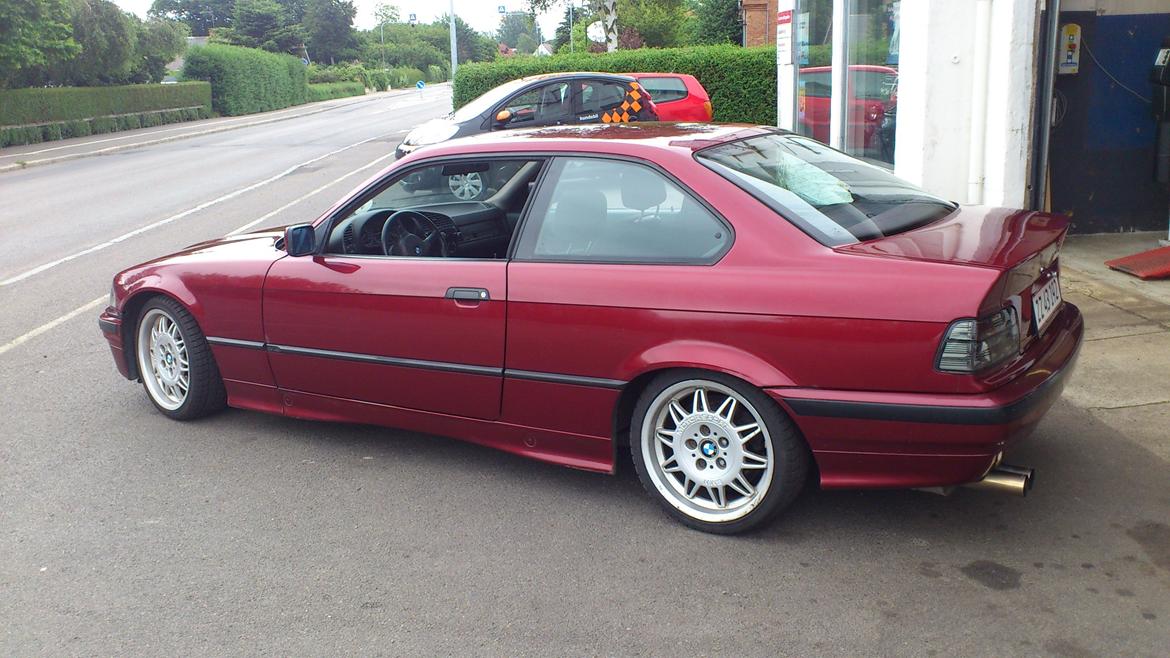BMW e36 320i coupe billede 2