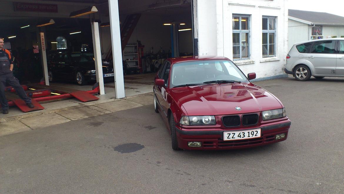 BMW e36 320i coupe billede 3