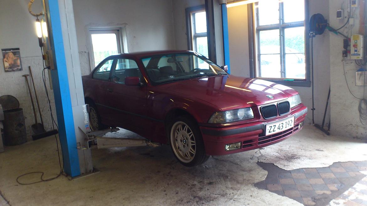 BMW e36 320i coupe billede 4
