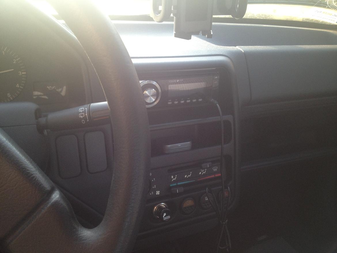 Peugeot 106 1.1 Zenith [Totalskadet] billede 7