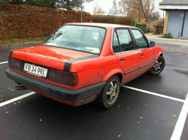 BMW E30 billede 1