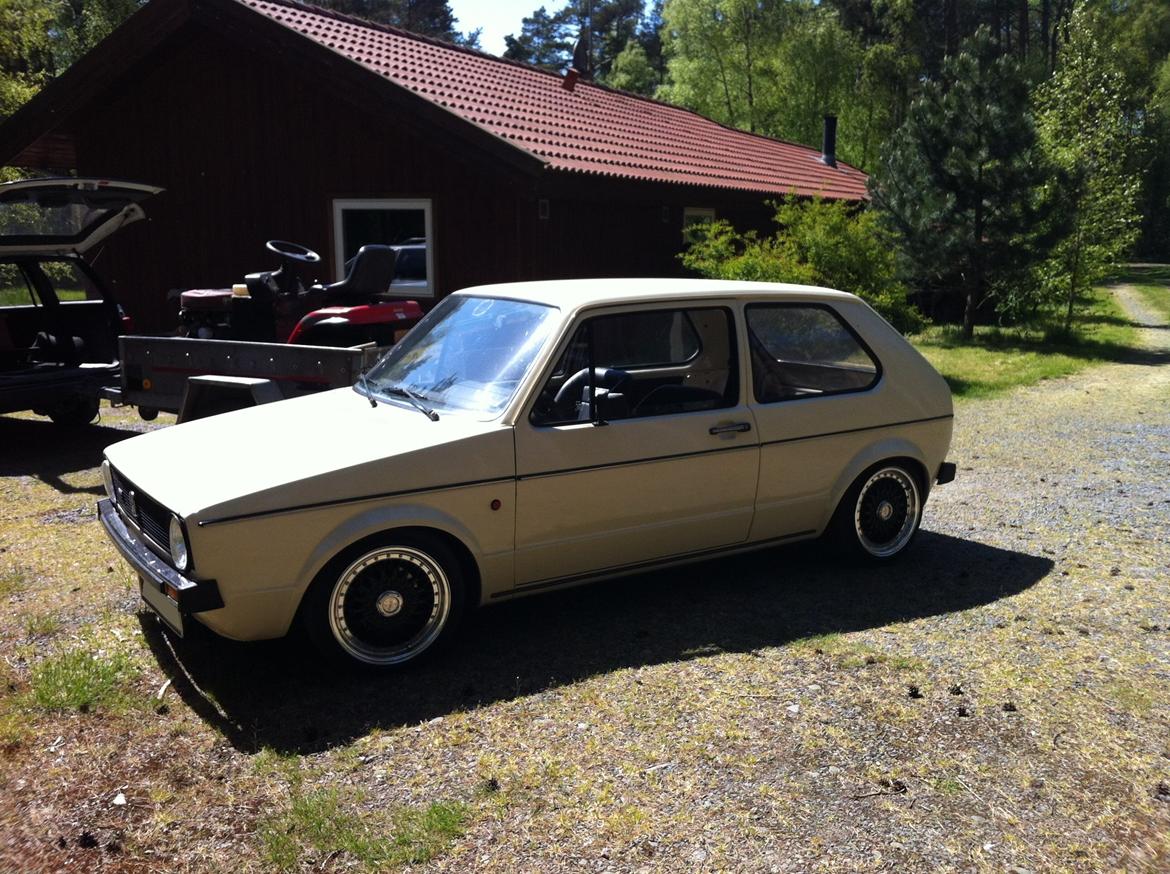 VW Golf 1 "Gofl 1" solgt - ved sommerhuset.. billede 6
