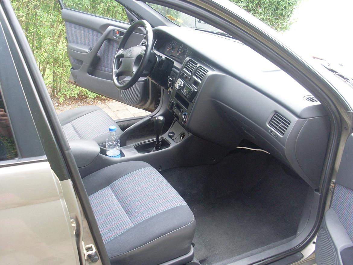 Toyota Carina 1.6 xli solgt billede 9