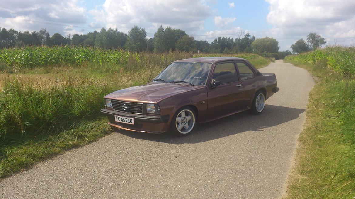 Opel Ascona B 3,0 R6 billede 1