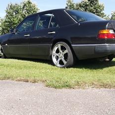 Mercedes Benz 230 E  W124