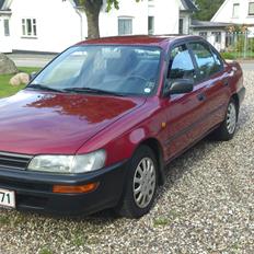 Toyota Corolla E10 Sedan