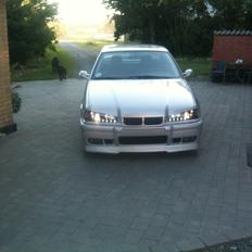 BMW 325i