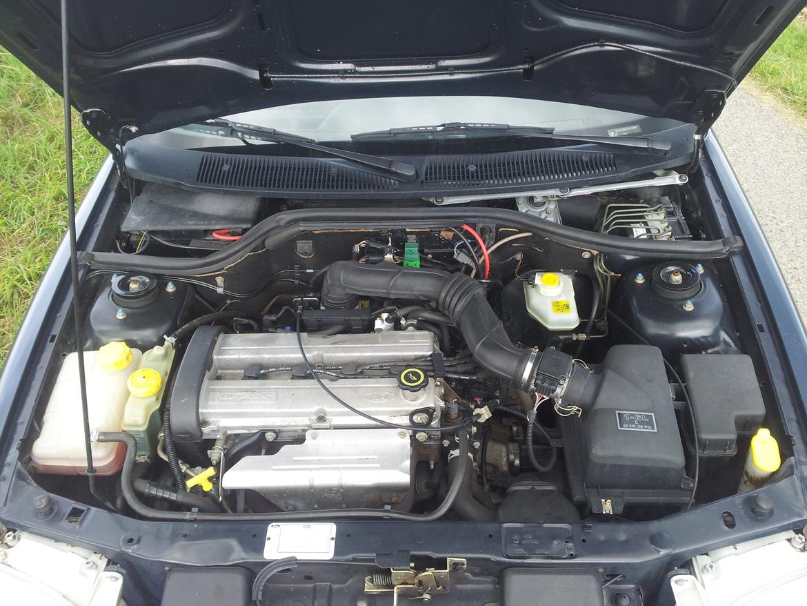 Ford Escort 1.6 16V CLX 5d billede 5