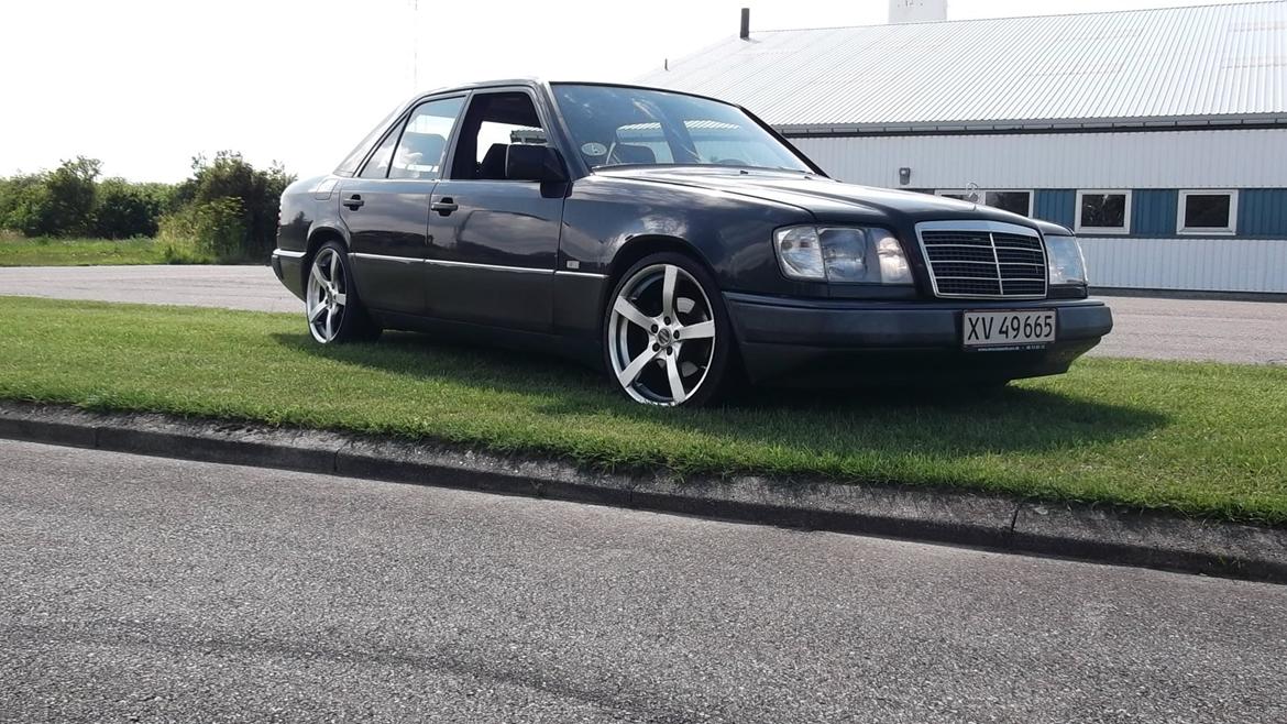Mercedes Benz 230 E  W124 billede 1