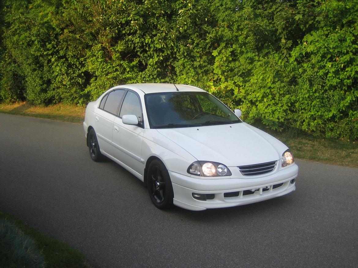 Toyota Avensis 2,0 SOL billede 1