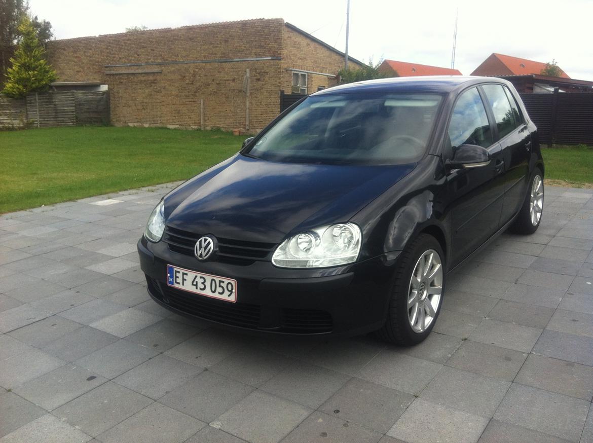 VW Golf 5 1.6 FSI billede 1