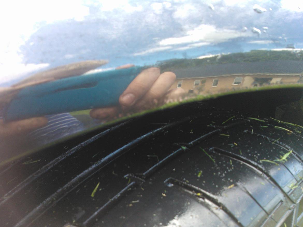 Audi A4 B5 - Solgt - Overfladerust ved skærme billede 17