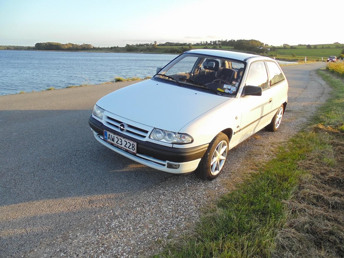 Opel Astra 1,7 D - GL - 27 - 08 - 2012 billede 1