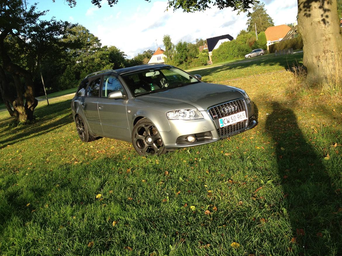Audi A4 2.0 TDI Avant billede 1