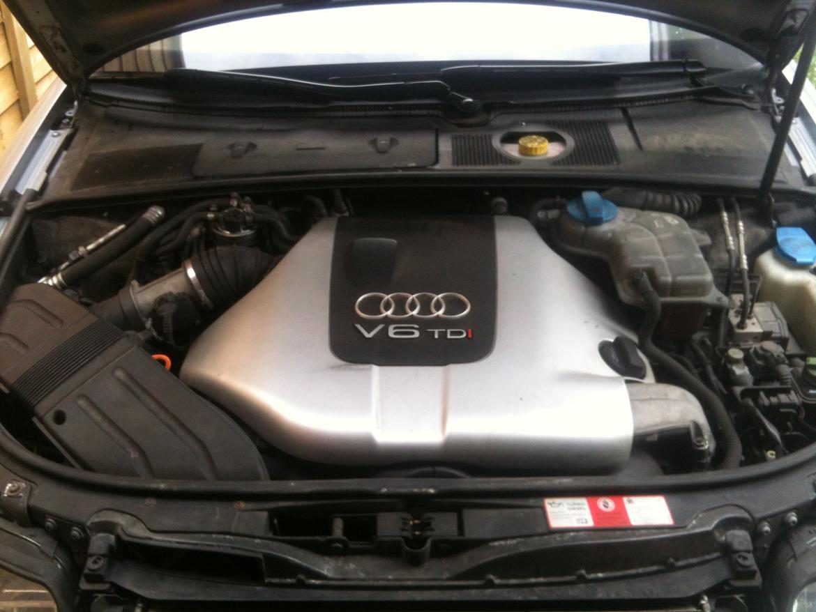 Audi A4 2,5 V6 TDI Quattro billede 9