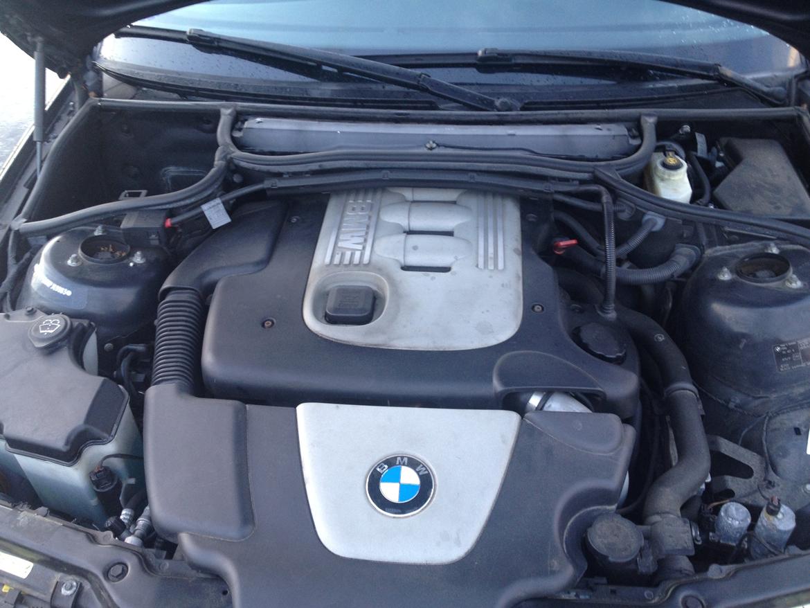 BMW 320D billede 6