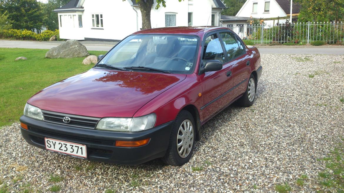 Toyota Corolla E10 Sedan billede 3