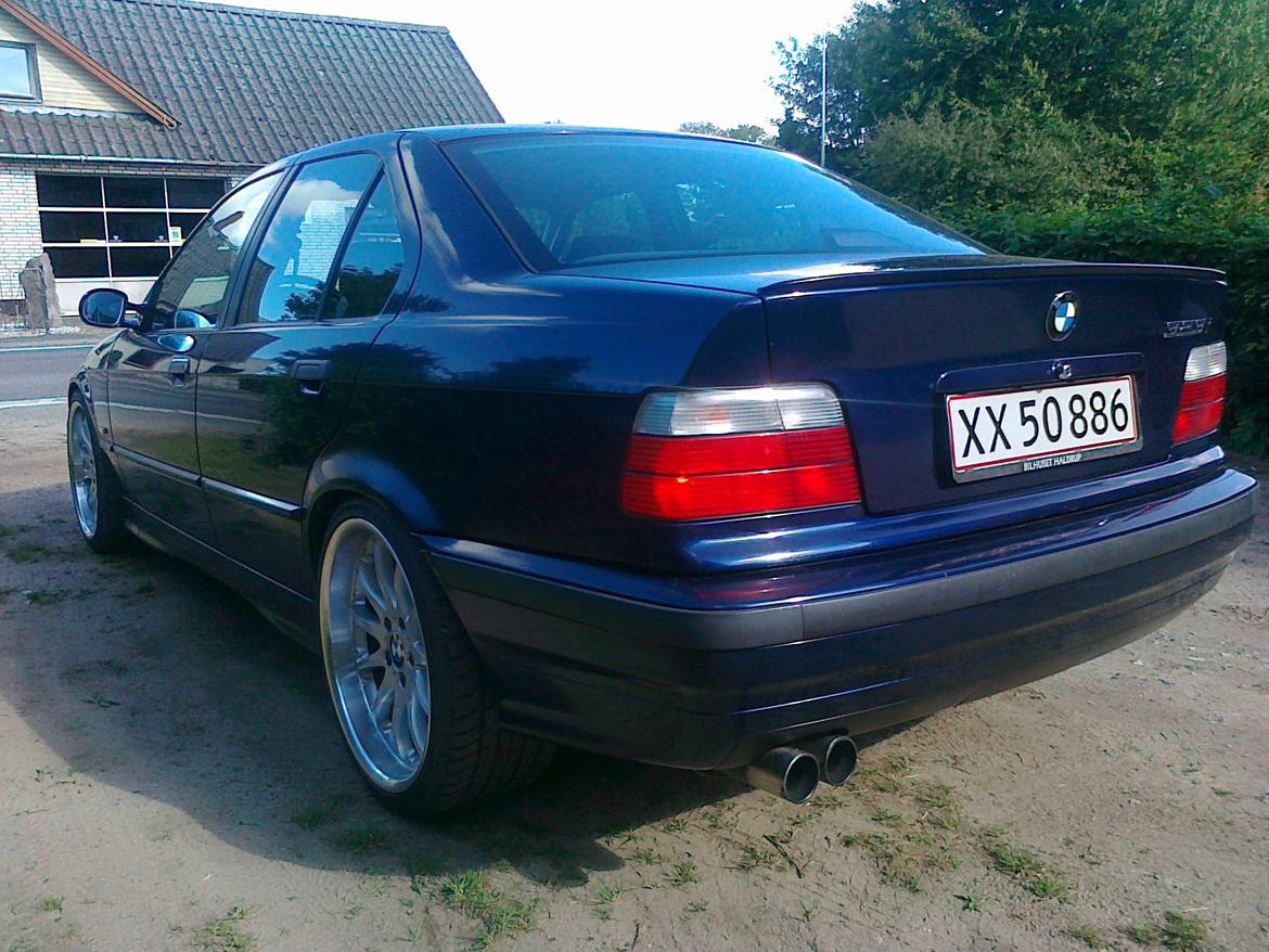 BMW 323i sedan byttet til passat. billede 12