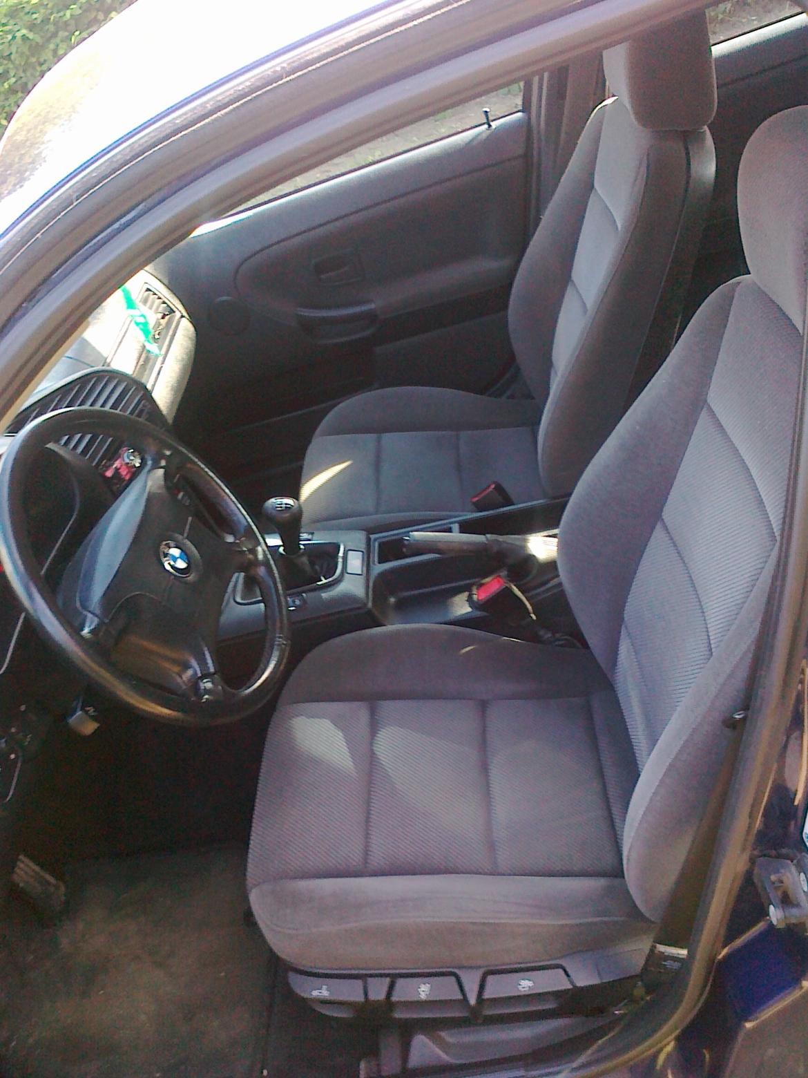 BMW 323i sedan byttet til passat. billede 13