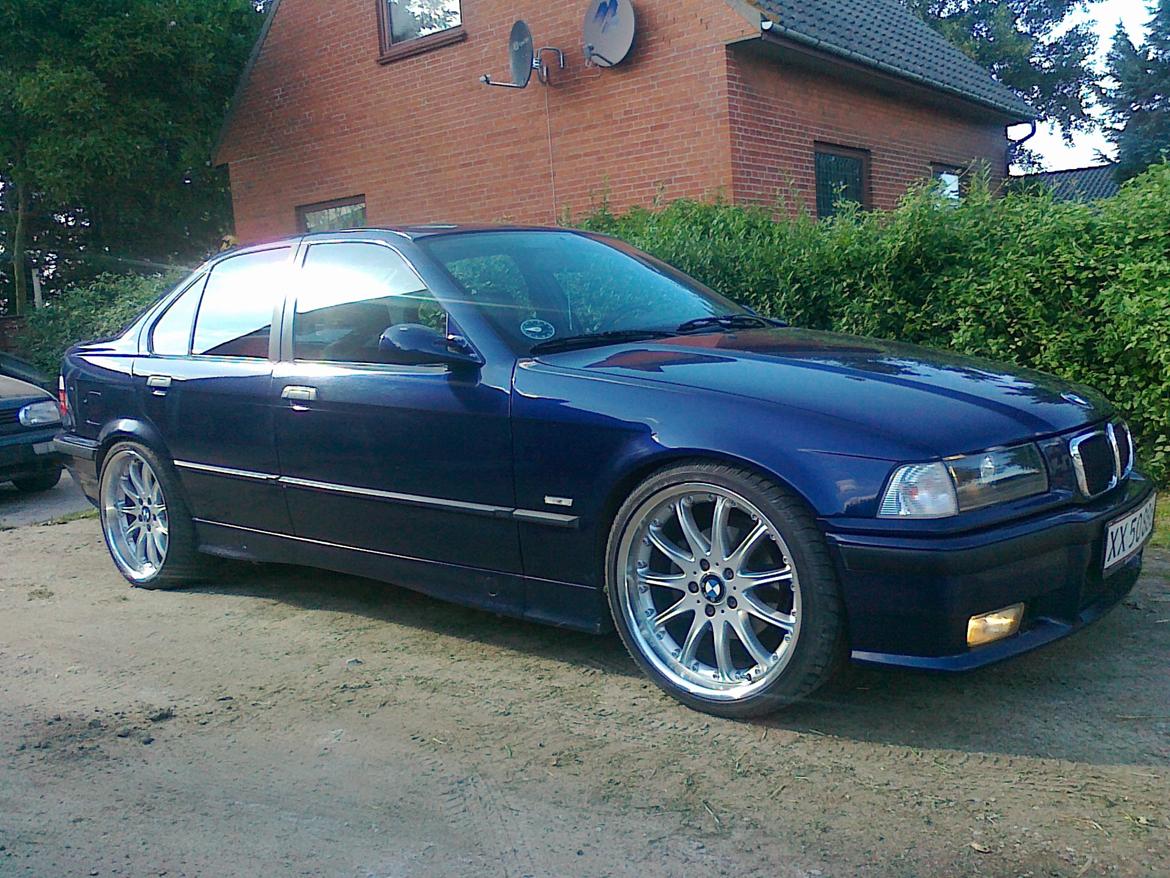 BMW 323i sedan byttet til passat. billede 3