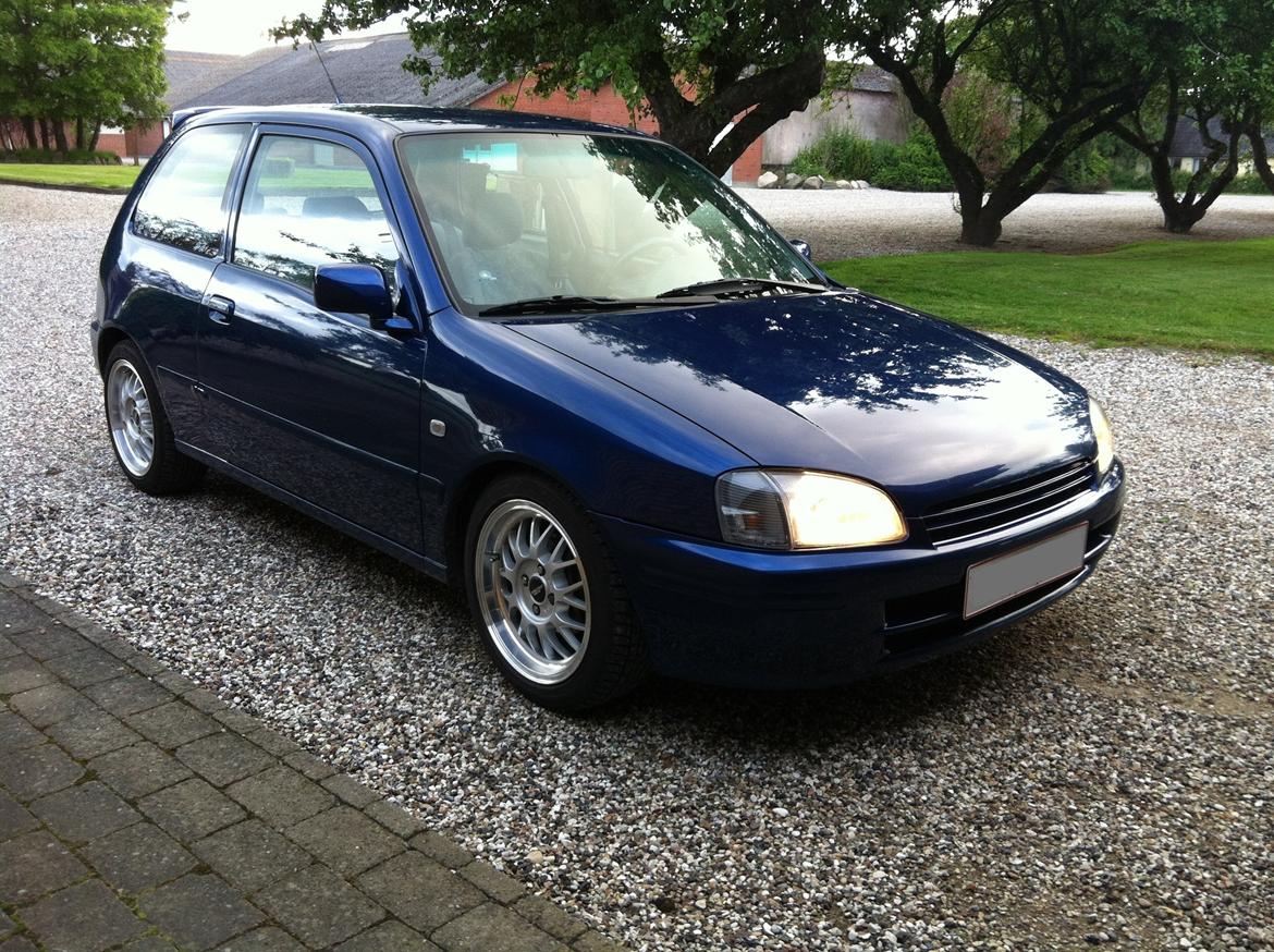 Toyota Starlet 1,3T 16v - Solgt - billede 1