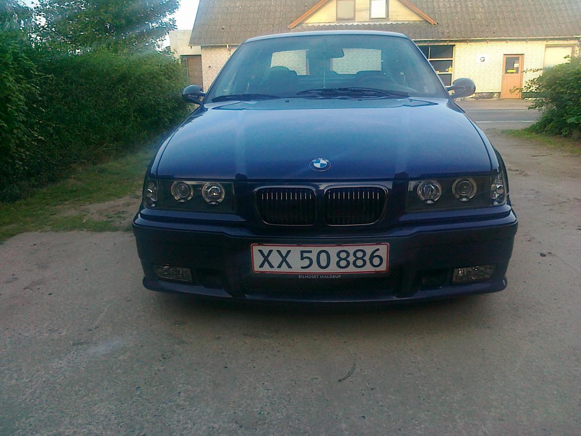 BMW 323i sedan byttet til passat. billede 1