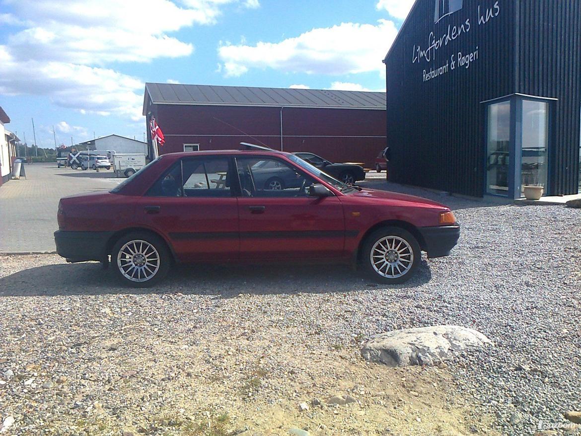 Mazda 323 sedan billede 6