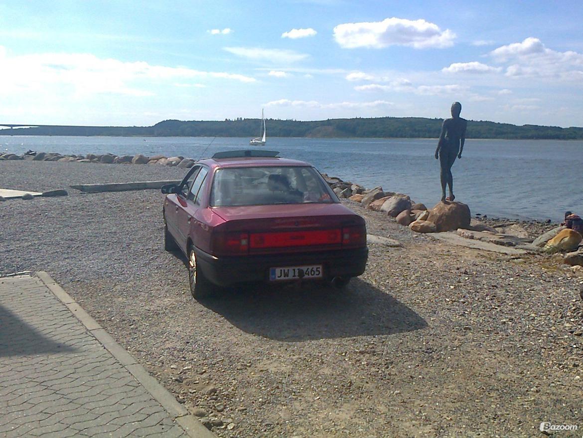 Mazda 323 sedan billede 10