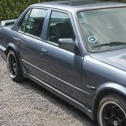 BMW E30 325I 4dørs