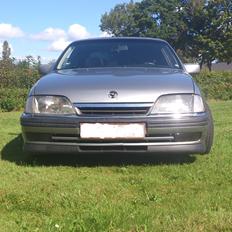 Opel omega A 2,6