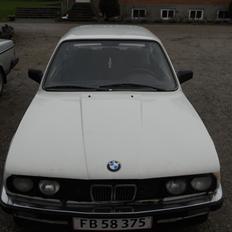 BMW E 30 320i