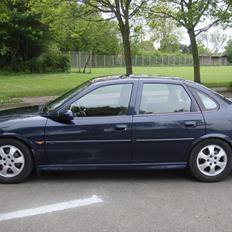 Opel Vectra B 2,2 16V Elegance