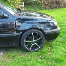 VW Vento 1.8 8v Clx (Total Skadet)