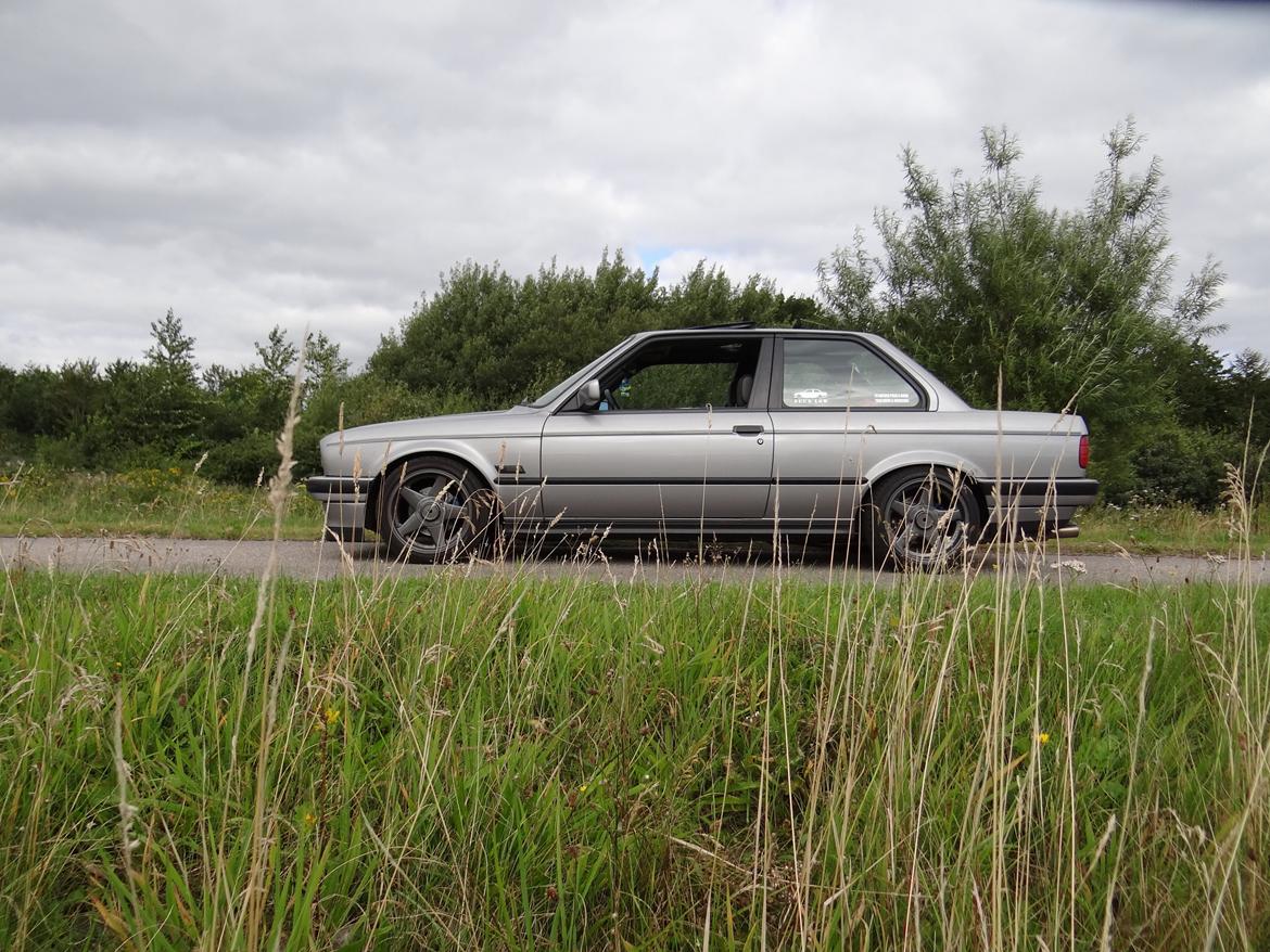 BMW E30 320i billede 9