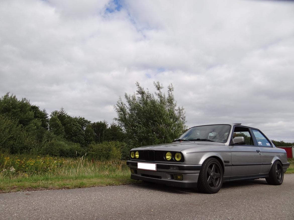 BMW E30 320i billede 8
