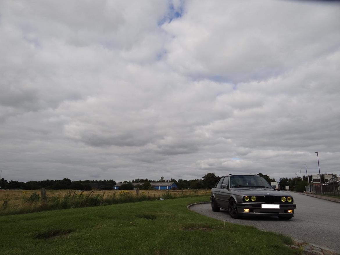 BMW E30 320i billede 12