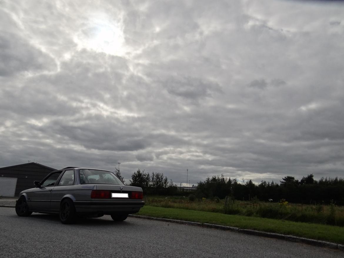 BMW E30 320i billede 13