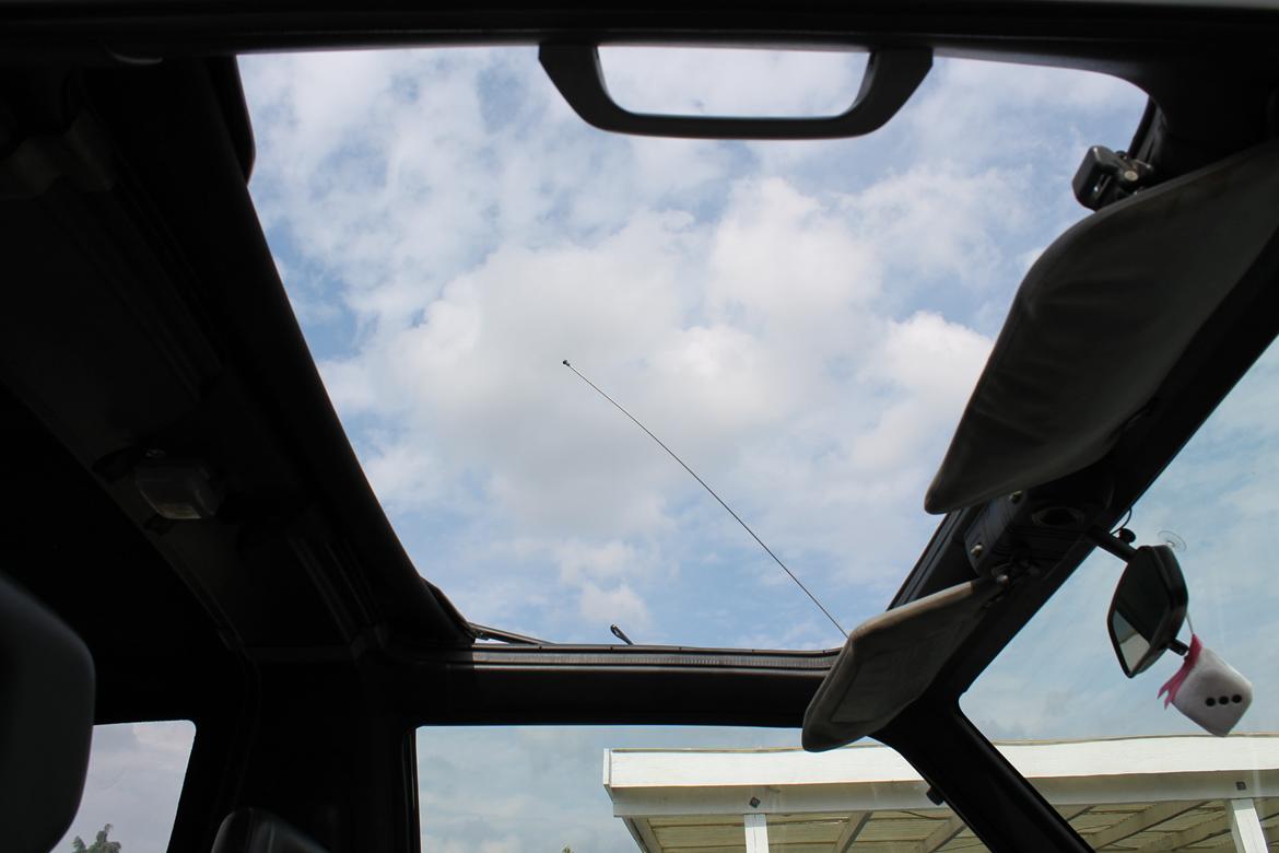 Suzuki vitara jlx canvastop - soltaget nede fra bilen billede 17