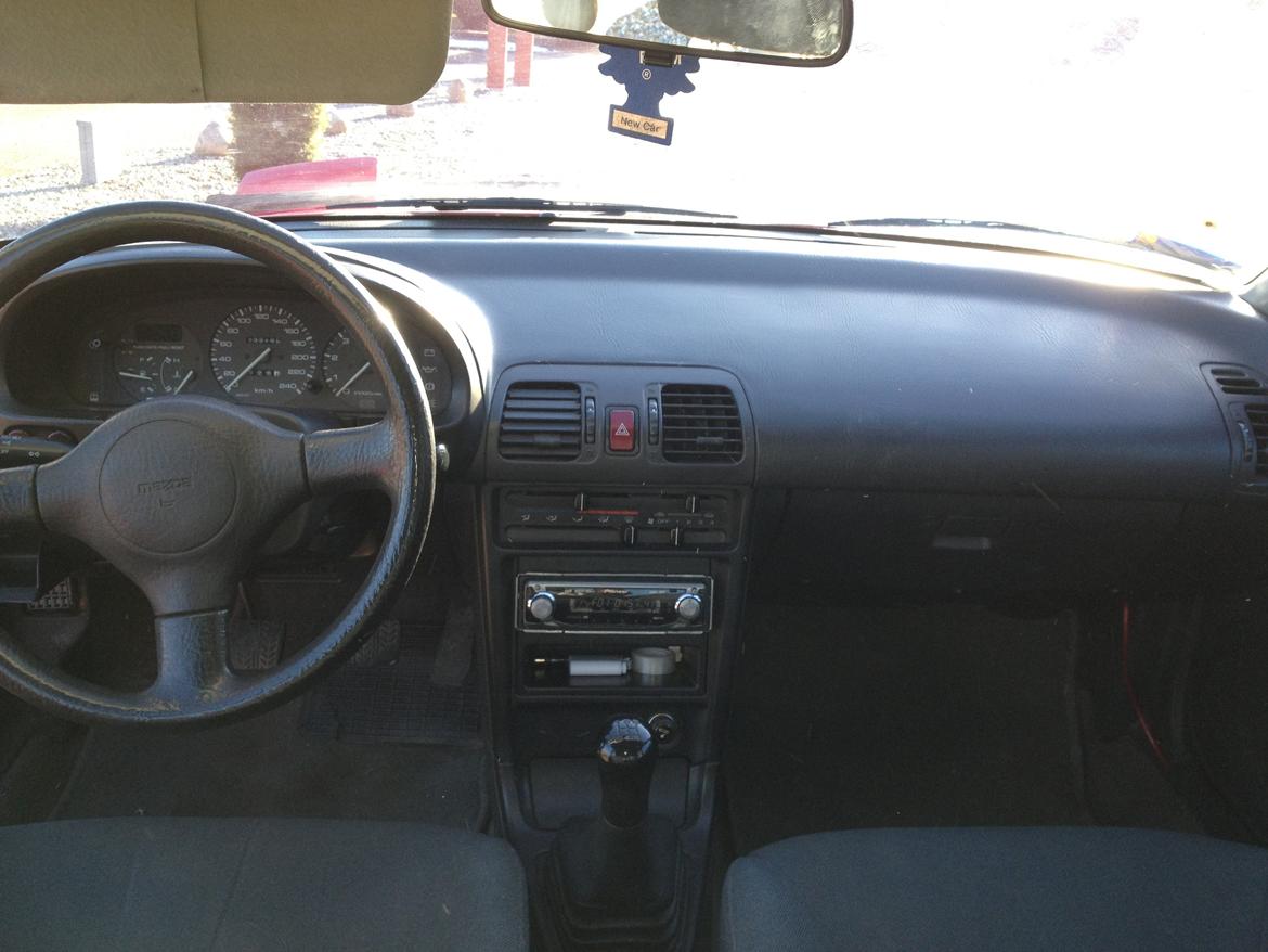 Mazda 323f billede 8